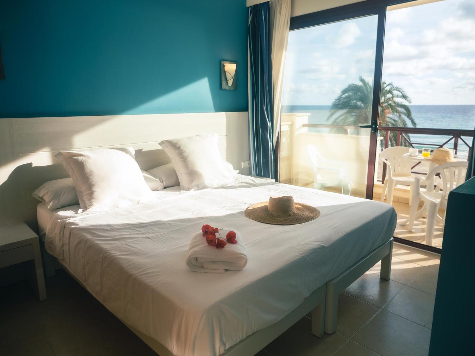 Prope Mare Apartamentos Кала Миллор Экстерьер фото