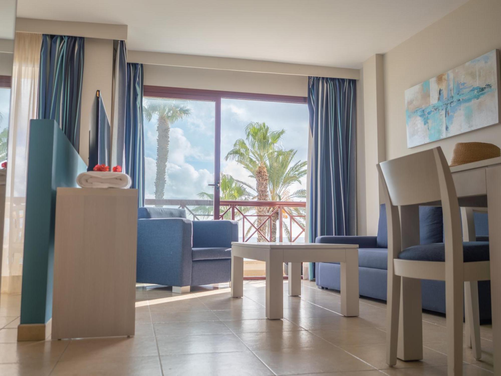 Prope Mare Apartamentos Кала Миллор Экстерьер фото